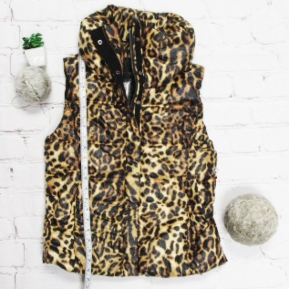 Super Cute Coatology Leopard Skin Packable Puffer Vest - Picture 7 of 13